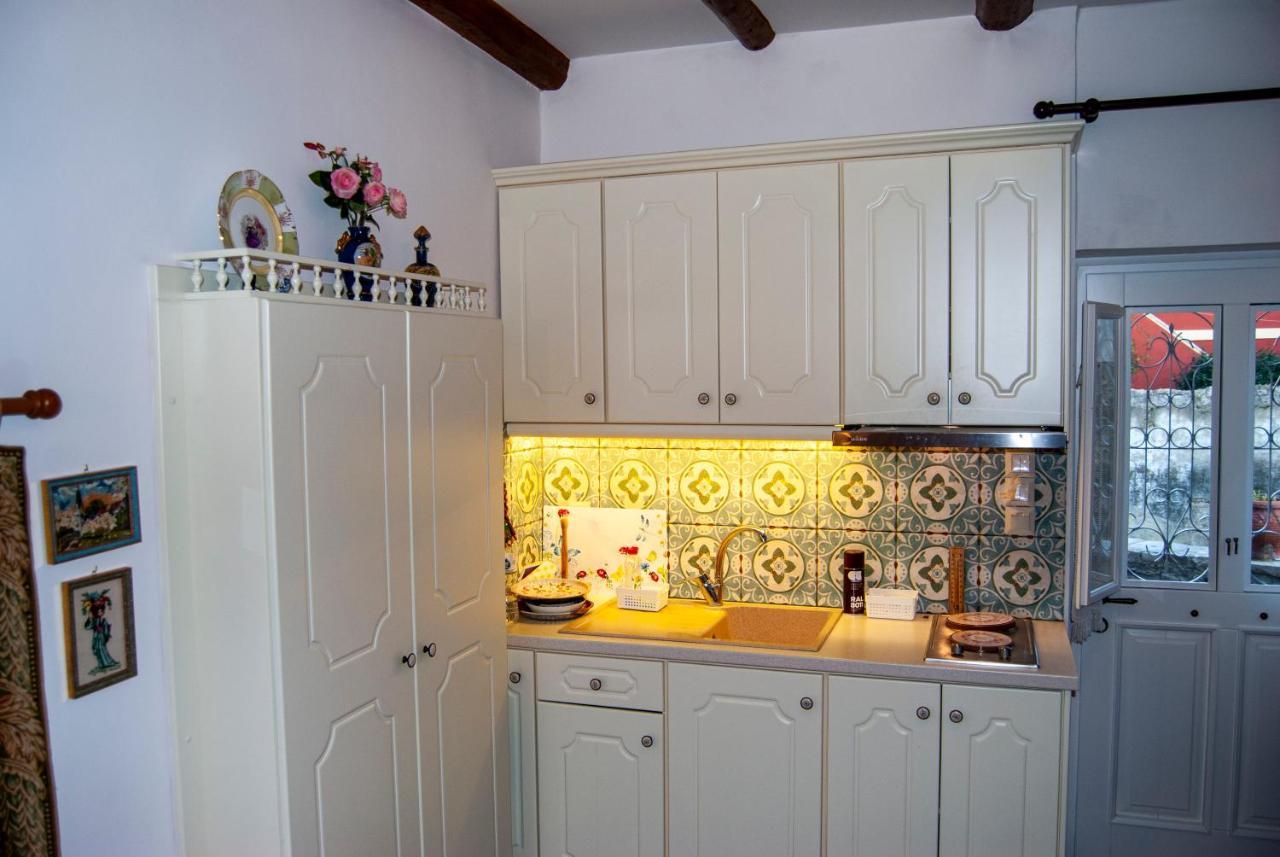 Apartment Yangos Traditional