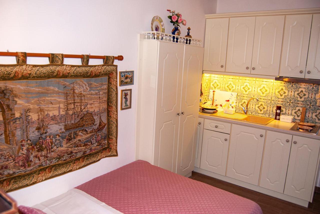 Yangos Traditional Apartment Kouramádes