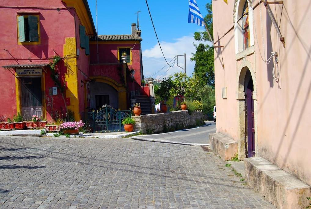 Yangos Traditional Apartment Kouramades