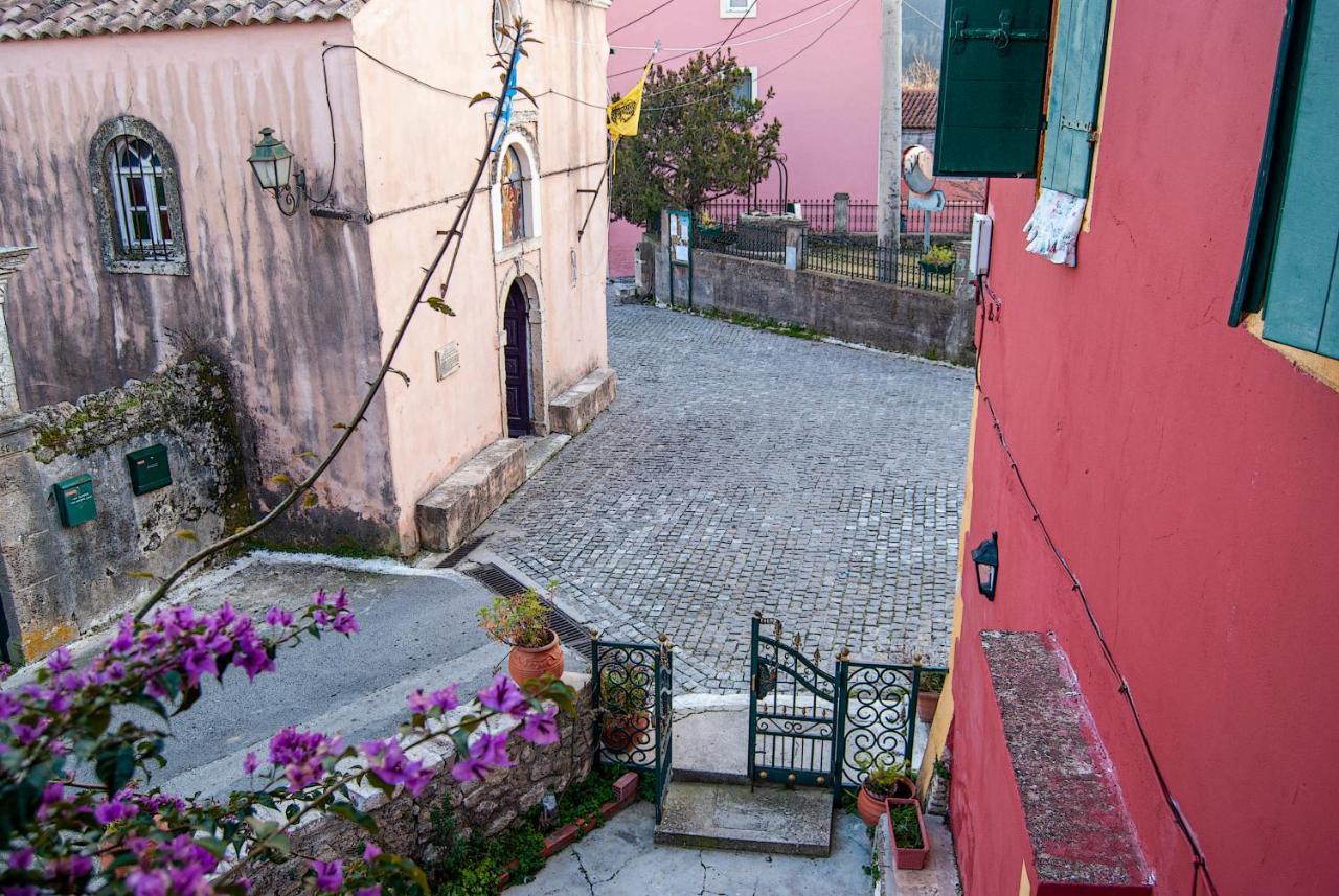 Yangos Traditional Apartment *