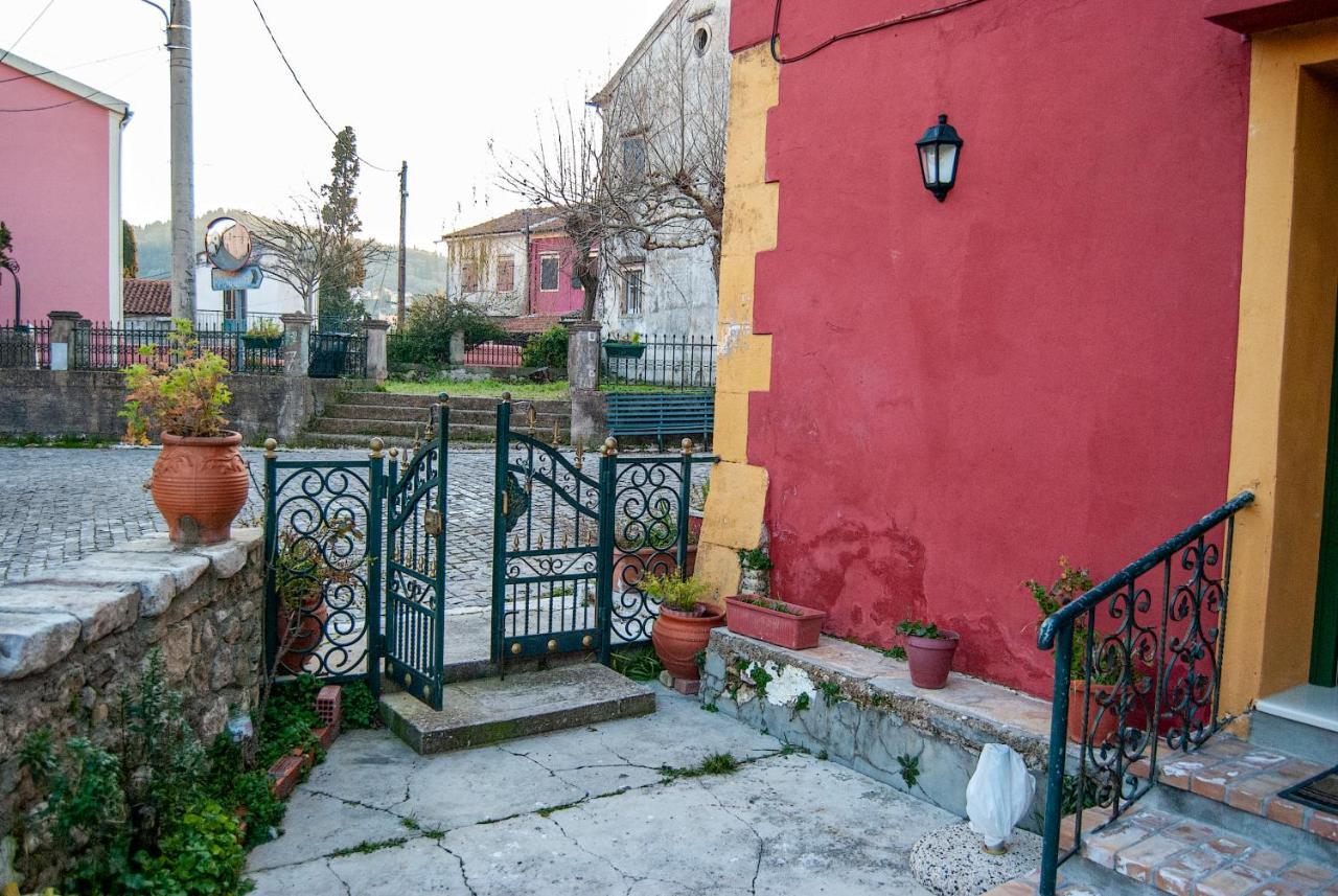Yangos Traditional Apartment