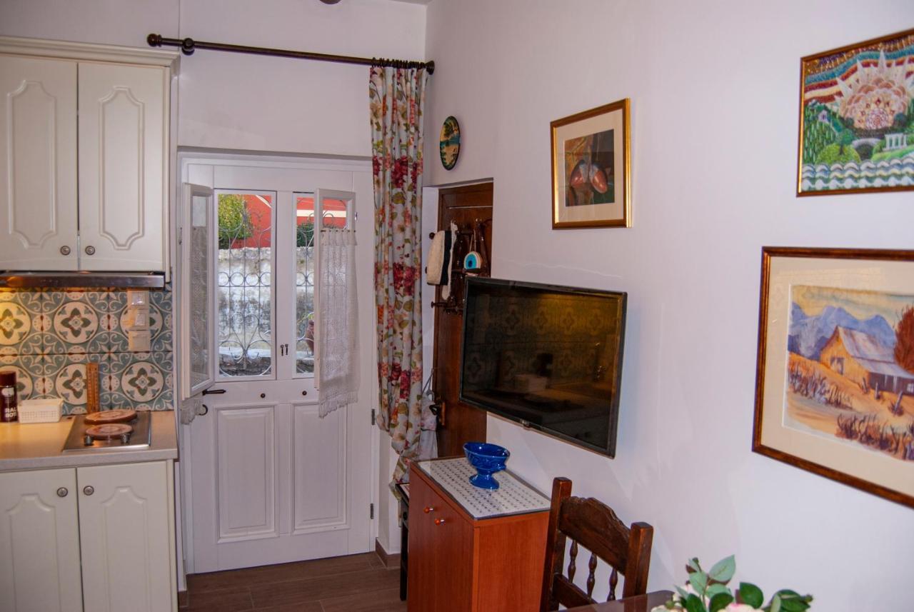 Yangos Traditional Apartment