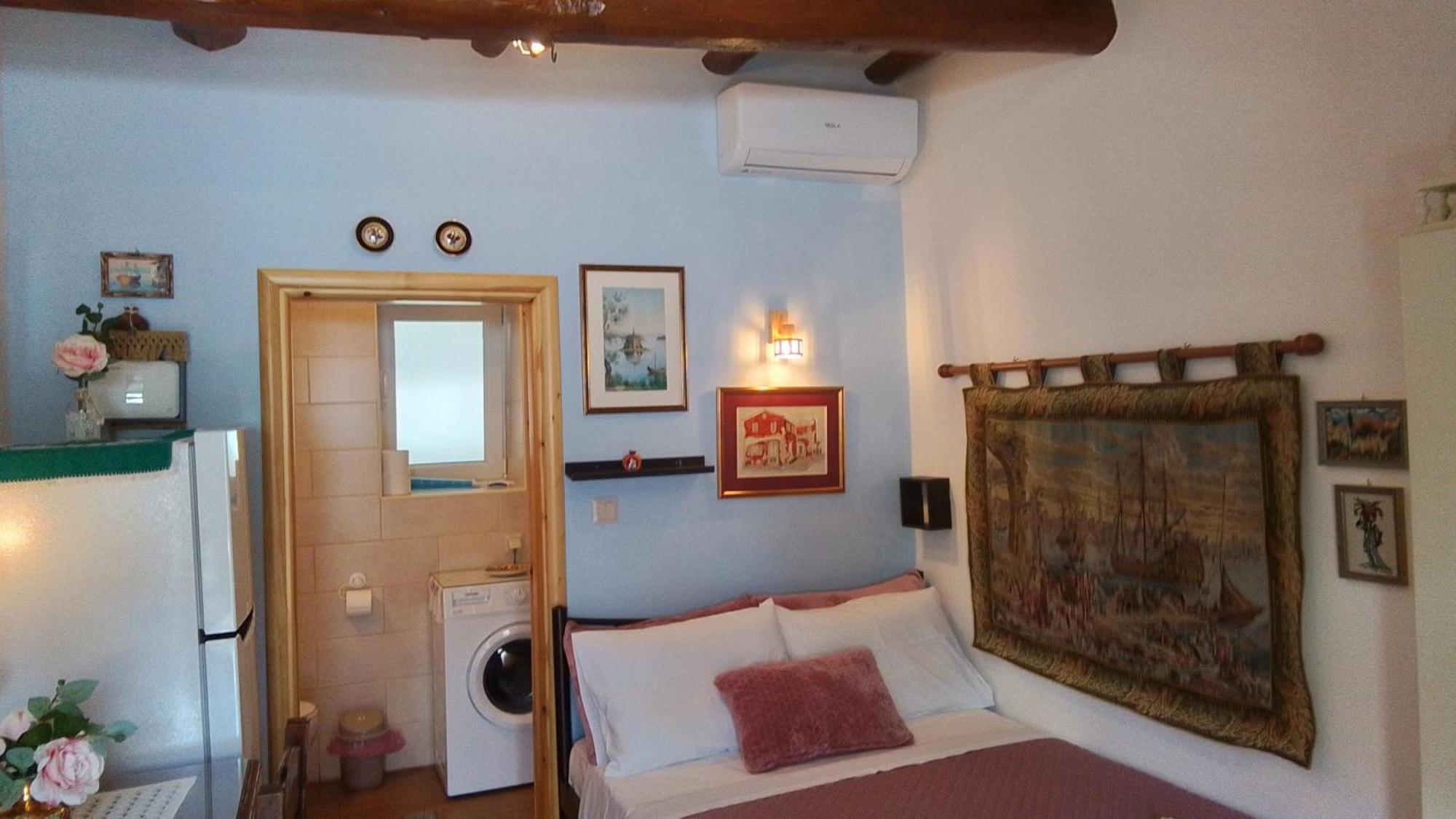 Apartment Yangos Traditional Kouramades